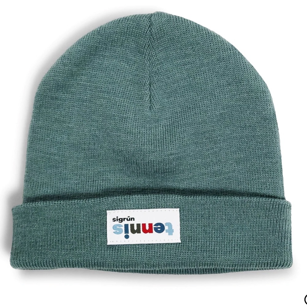 Sigrun tennis off court beanie NWT